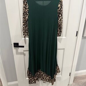 Boutique hunter green dress with leopard print Medium (Also fits like a large)